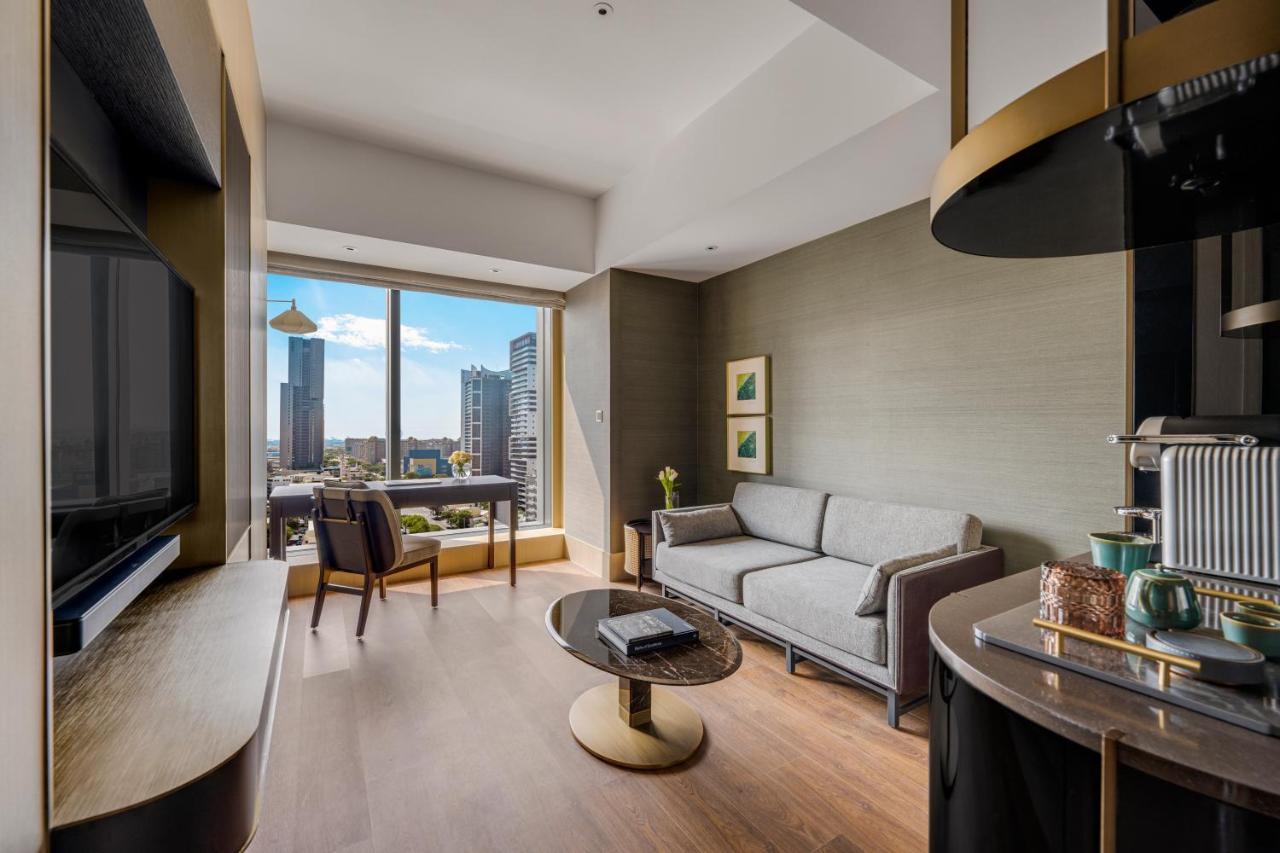 Intercontinental Kaohsiung By Ihg Hotel Exterior photo A suite at The Ritz-Carlton, Osaka