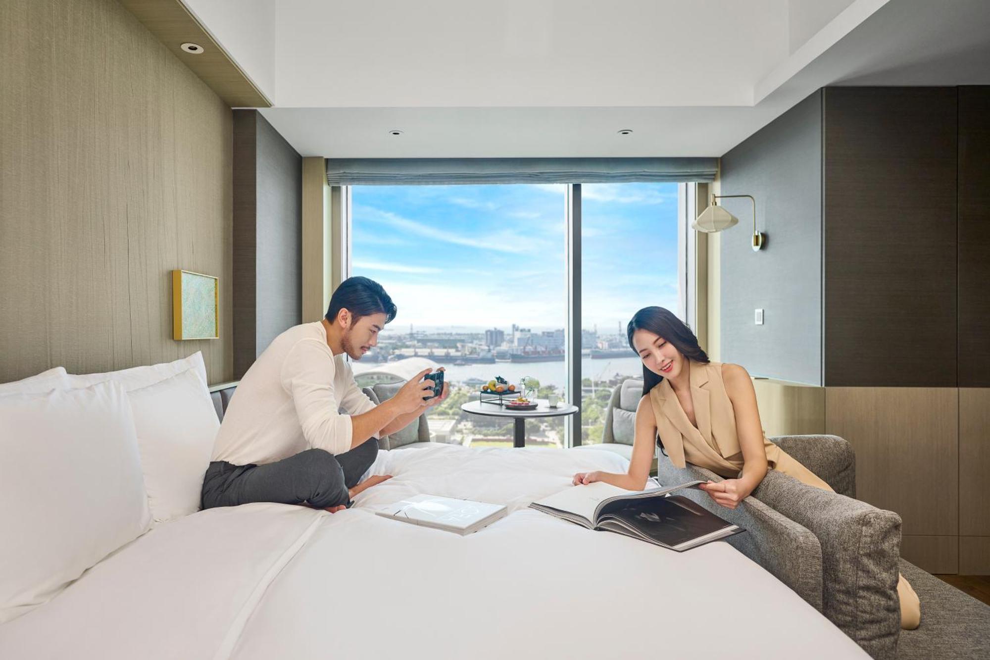 Intercontinental Kaohsiung By Ihg Hotel Exterior photo Deluxe Room