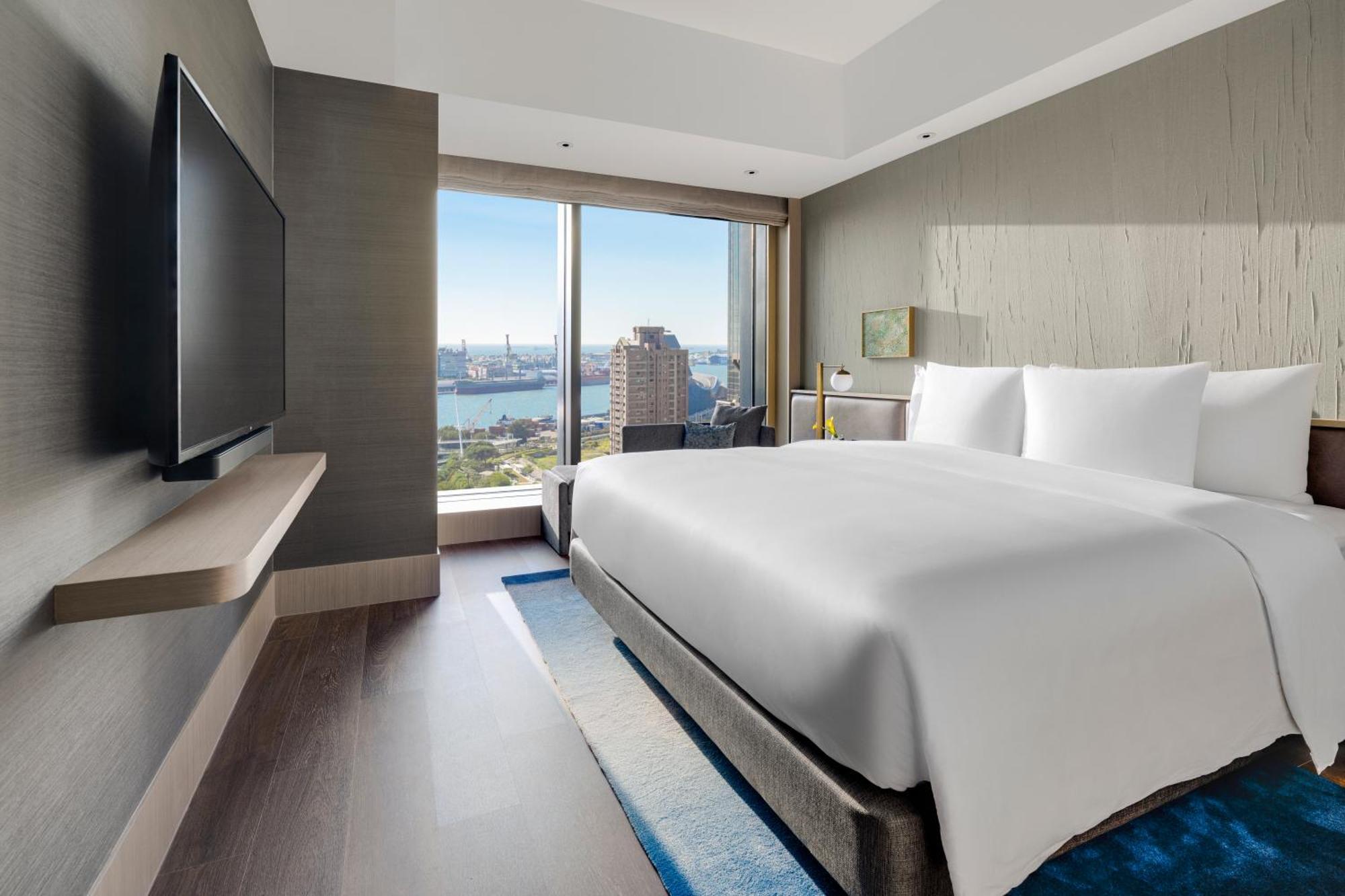 Intercontinental Kaohsiung By Ihg Hotel Room photo Deluxe Room